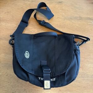 Timbuk2 small black commuter crossbody messenger bag